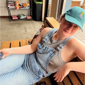 Meet your Posher, Alexis